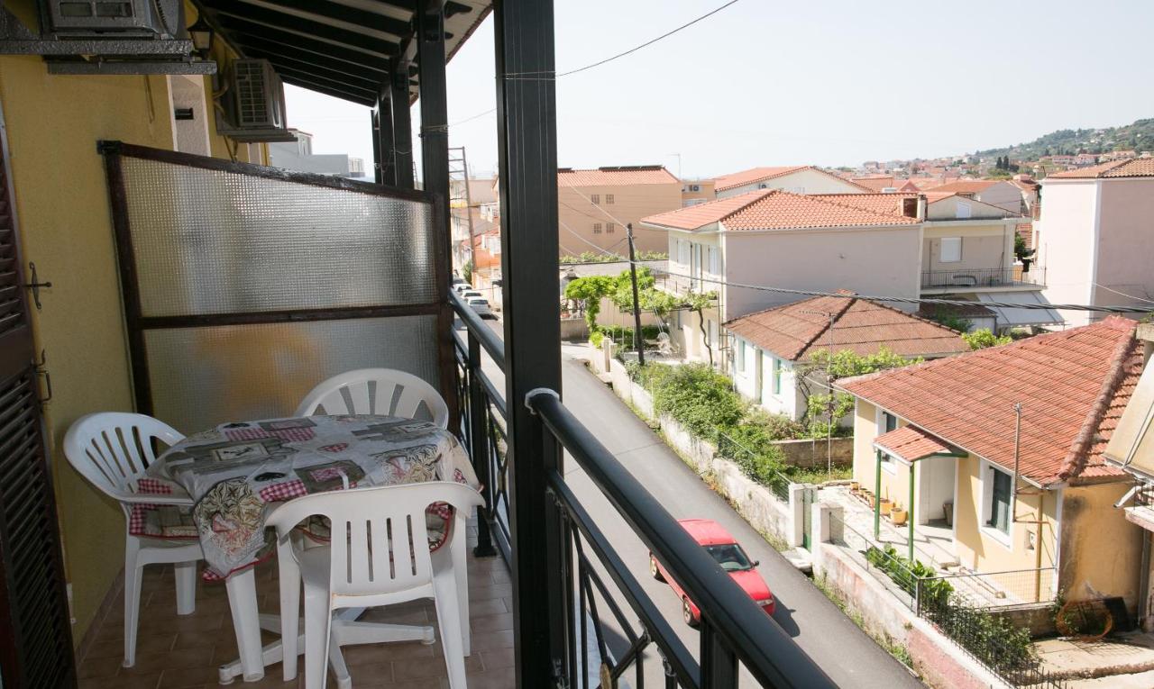 Petania Hotel & Apartments ลิคชูรี ภายนอก รูปภาพ